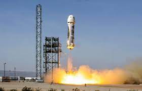 Le milliardaire britannique avait devancé jeff bezos en s'envolant vers l'espace le 11 juillet dans un avion de virgin galactic. Blue Origin Jeff Bezos Pourrait Vous Demander 200 000 Dollars Pour Un Voyage Dans L Espace Journal Du Geek