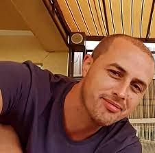 Të nderuar profesorë, Me nderimin më të lartë intelektual dhe qytetar, ju  drejtohem për të kërkuar mbështetjen tuaj morale dhe profesionale në këtë  proces elektoral, i cili përbën një moment strategjik për