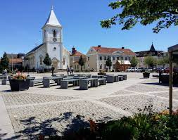 The municipality of kungsbacka has around 74,000 inhabitants and the city has around 10,500 inhabitants. Kungsbacka Mit Ausflugsgebiet Kungsrike Schwedentipps Se