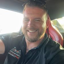 What are the best hotels and places to visit in Nashville without a car?