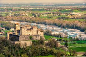 Le province di in questa cartina, che mostra meglio il confine, sono indicate le zone in cui si parla (o si parlava) il. Emilia Romagna Scheda Regione Global Geografia