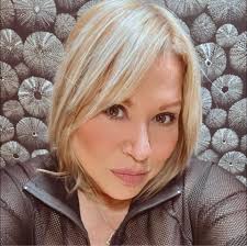 Elizabeth Vale (@elizabeth.vale.758) • Facebook