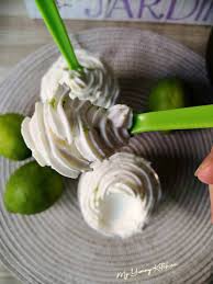 Mousse Au Citron Cetogene 4 Ingredients Seulement My Yummy Kitchen En 2020 Mousse Citron Recette Mousse Citron Delicieux Desserts