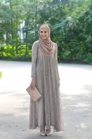 Akan ada inspirasi cara pakai hilbab segi empat simple lainnya loh! With Love Leena Hijab Fashion Fashion Moslem Fashion