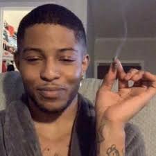 Olivia Vaughn (@livvyvaughn)