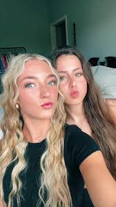 Ella Wayne's Instagram, Twitter & Facebook