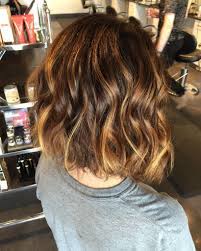 Caramel Balayage On Short Chocolate Brown Hair Beachy Sun Kissed Waves On Short Hair Balayage Hair Caramel Short Hair Balayage Balayage Hair