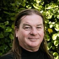 50+ perfiles de «Nally»