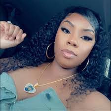 Rosalinda Moss's Instagram, Twitter & Facebook