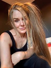 👉 📲 WHATSAPP SINGLE CHAT457 Sé que ya soy una mujer mayor, y que  posiblemente ya no sea tan atractiva como antes , pero si alguien quiere  conocerme me haría muy feliz 💖💕