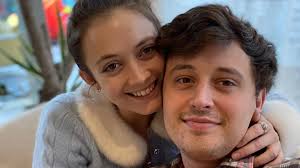 Ree shared a sweet photo announcing the news that alex, 23, got engaged to her boyfriend, mauricio scott, whom alex met during her freshman year at texas a&m university. Pioneer Woman Star Ree Drummond S Daughter Alex Announces Engagement See The Pics Entertainment Tonight