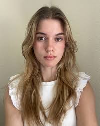 Hallie Blair's Instagram, Twitter & Facebook