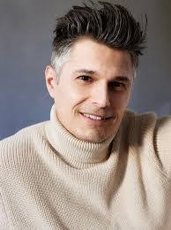 Justin Vess's Instagram, Twitter & Facebook