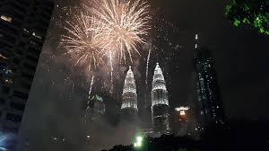 New year marks new expectations and certainly better than the previous year. Photos Cleaners Collected Over 9 000kg Of Litter After Kl New Year S Eve Parties World Of Buzz