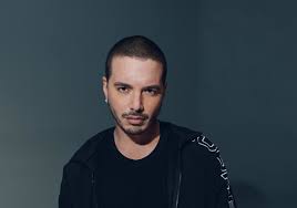 J balvin cements his fortnite legacy with a new icon series outfit and duos tournament. J Balvin Lost Drake Als Beliebtesten Act Bei Spotify Ab