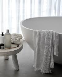 A N E T T E Na Instagramie Soothing Baths Whitelivingetchome Bathroom In 2020 Badkamer