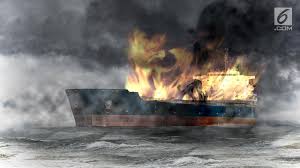 Kapal perang tni al terbakar kapal kri rencong terbakar saat melakukan tugas di perairan sorong, papua barat pada selasa (11/9). Kapal Motor Bermuatan Bbm Terbakar Di Selayar Regional Liputan6 Com