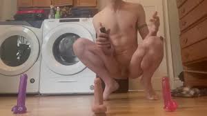 Test di tre dildo di diverse dimensioni