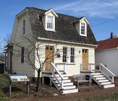 The property benefits from two double bedrooms, large reception room and a newly. Super Cute Duplex Tiny Houses Live In One Rent Out The Other Small House Tiny House Decor Tiny House Blog