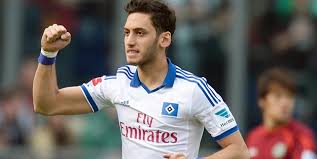 Hakan ve sinem çalhanoğlu boşanma kararı magazin gündemine bomba gibi düştü. Hakan Calhanoglu Kimdir Nereli Kac Yasinda Hakan Calhanoglu Kiminle Evli