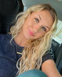 Robin Allums's Instagram, Twitter & Facebook