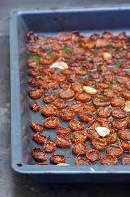 Comment faire des tomates séchées ? Comment Faire Des Tomates Confites Paperblog Recette Avec Tomates Sechees Recettes De Cuisine Recette Tomate