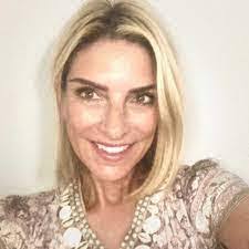 Joni Hampton's Instagram, Twitter & Facebook