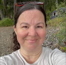 Do green card holders notify USCIS of dorm address?