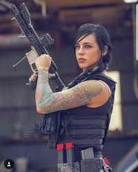 Alex Zedra Model Shooter Kadin Savascilar Tank