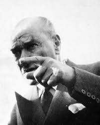 Mustafa Kemal Atatürk - “Yerinde duran, geriye gidiyor demektir… İleri,  daima ileri!” Gazi Mustafa Kemal Atatürk 🇹🇷 | Facebook
