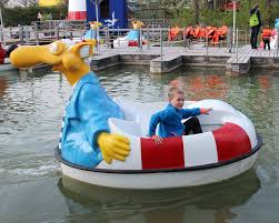 Entwickle mit den bauelementen einen actionreichen parcours, auf dem die kugeln mit hilfe von magnetismus, kinetik und gravitation ins ziel rollen. Ravensburger Spieleland Familienfreundlichster Themenpark In Deutschland Muttis Nahkastchen