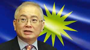 Kuala lumpur, oct 26 — both transport minister datuk seri wee ka siong and communications and multimedia minister tan sri annuar musa had . Malaysian Chinese Association