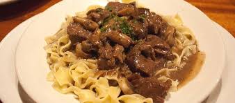 Boeuf Stroganoff Un Savoureux Bœuf Saute Marmite Du Monde Recette Boeuf Stroganoff Boeuf Stroganoff Bœuf Stroganoff