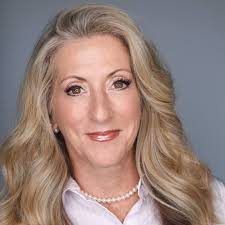 Kim Dymond's Instagram, Twitter & Facebook