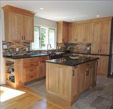 Executive Cabinetry S Shaker 3 Door Style In A Beautiful Red Birch With A Natural Waterborne Stain Kitchen Remodel Kitchen Design Home Decor