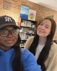 Did you know that the University of Manitoba has a student group  specifically for 2SLGBTQIA+ graduate students? The Queer & Trans Graduate  Student Group brings together 2SLGBTQIA+ students from all faculties and