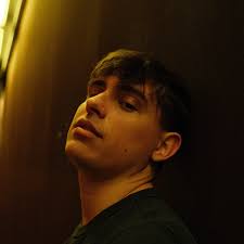 Victor Castle — Apple Music