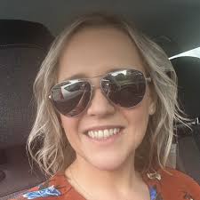 Vicki Donohue's Instagram, Twitter & Facebook