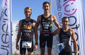 Tradicional prova do triathlon brasileiro na distância olímpica. Sole Al Triathlon Olimpico Ostia Splendida Giornata Per De Palma E Kaczko