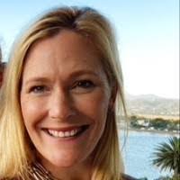 Elizabeth Dreyer's Instagram, Twitter & Facebook