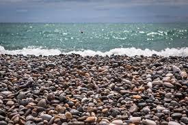 После того, как прикрыли турцию, туда ломанулись туристы со всей россии, и рыночек. V Sochi 6 Plyazhej Letom Budut Zakryty Dlya Posesheniya