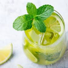 Ces Cocktails Pourraient Detroner Le Spritz Et Le Mojito Recettes De Cuisine Mojito A La Mangue Cuisine Et Boissons