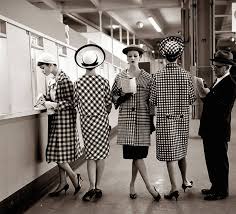 1950 S Vintage Black And White Woman Portrait Women In The 1940s Black White Portraits 1950s Fashion Photography Fashion Photography Vintage Fashion