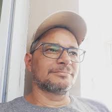 Would you be able to hold eye contact with me? 👀