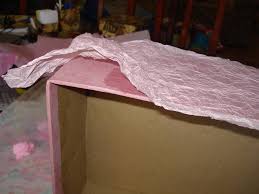 Caixa Forrada Com Papel De Seda Amassado Forrada De Papel Rosa E Papel De Seda Amassado Artesanato Em Geral Rosas De Papel Caixa De Papelao