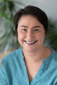 LIFE COACH, CLINICAL HYPNOTHERAPIST, REMEDIAL & SPORTS MASSAGE THERAPIST —  Body Stillness