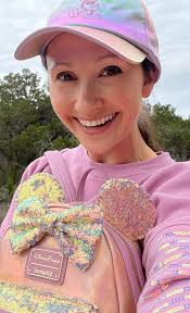 What is the best travel backpack for a mom to use in theme parks?