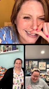 Hi friends! Come hang with us and chat with @stephaniemakesstuff ! Anybody  would be lucky to spend time with her. And you.