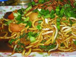 Bahan bahan mee goreng basah 1 paket mee kuning 2 biji bawang merah 3 ulas bawang putih 10 tangkai cili kering 1 sudu. Resepi Mee Goreng Basah Berkuah Resepi Bonda Resep Masakan Malaysia Resep Masakan Asia Makanan