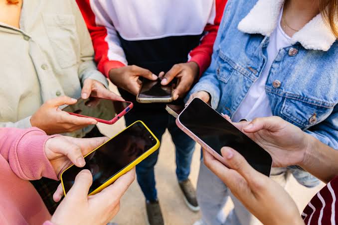 Απαγόρευση των social media για παιδιά κάτω των 15 ετών και στην Κύπρο, πώς  θα επαληθεύεται η ηλικία